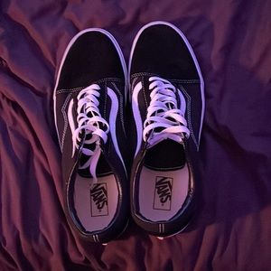 vans black and white